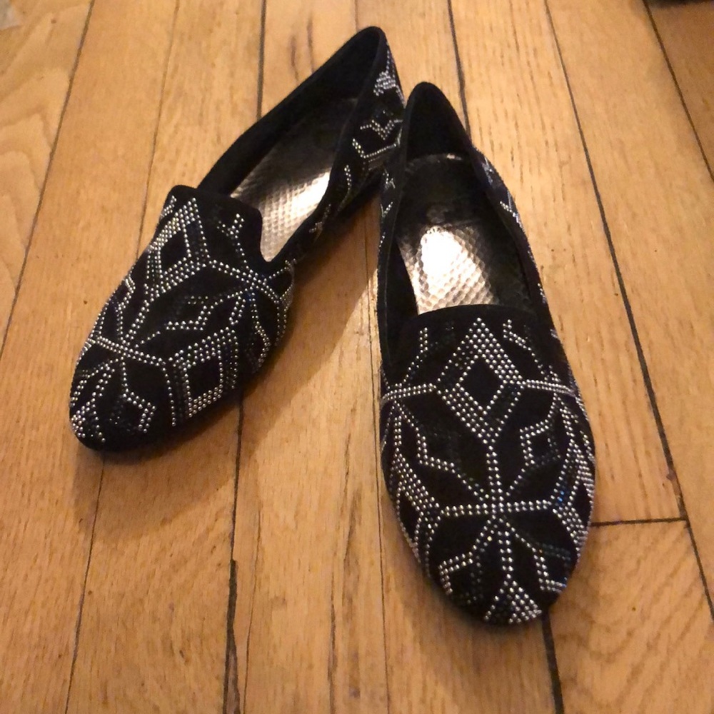 Gianni Bini embellished black loafers!